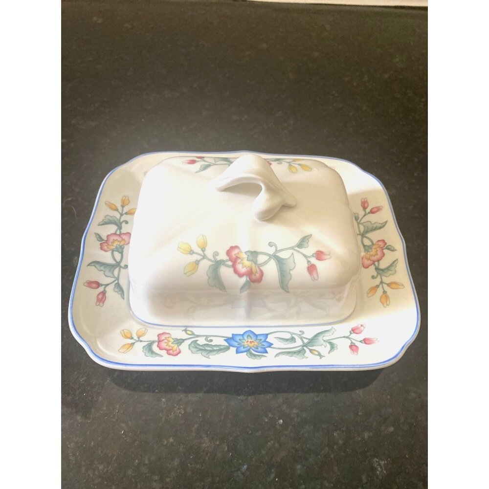 Villeroy & Boch "Delia" Butter Dish and Lid, Germany, 1990s